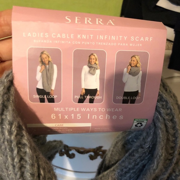 Circle scarf - Picture 3 of 3